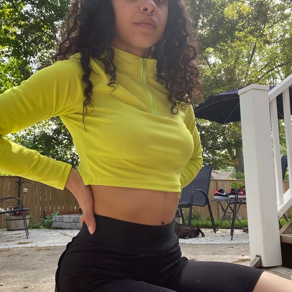 Neon yellow Crop top (IG: OTP FASHION) - Picture 8 of 8
